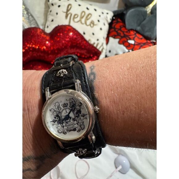 Vintage y2k OG Juicy Couture fairytale lesther double band crown charm watch iOB main image 6
